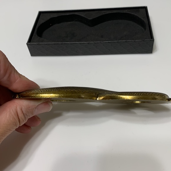 The WALKING DEAD Snake Bottle opener - Picture 6 of 11